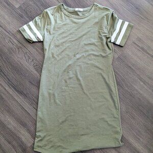 T-shirt dress